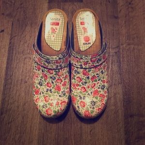 Sanita clogs